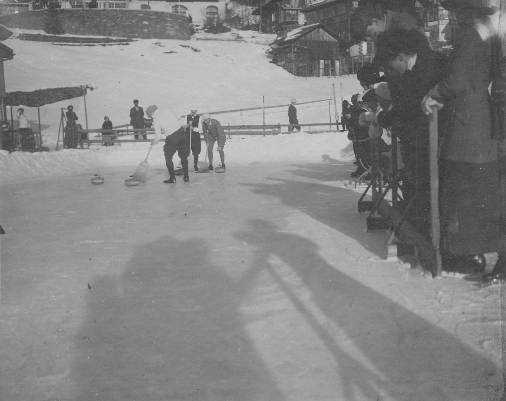 19120000c MICHAEL E.T.D. VLASTO WINTER SPORTS SWITZERLAND 27 All unknown.jpg
